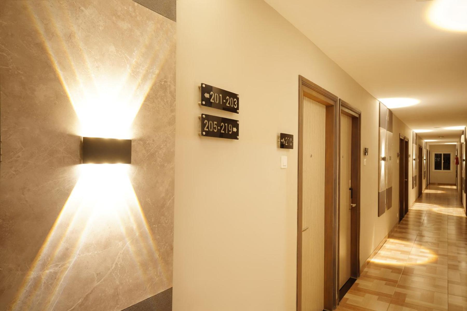 Front One Hotel Sragen 외부 사진